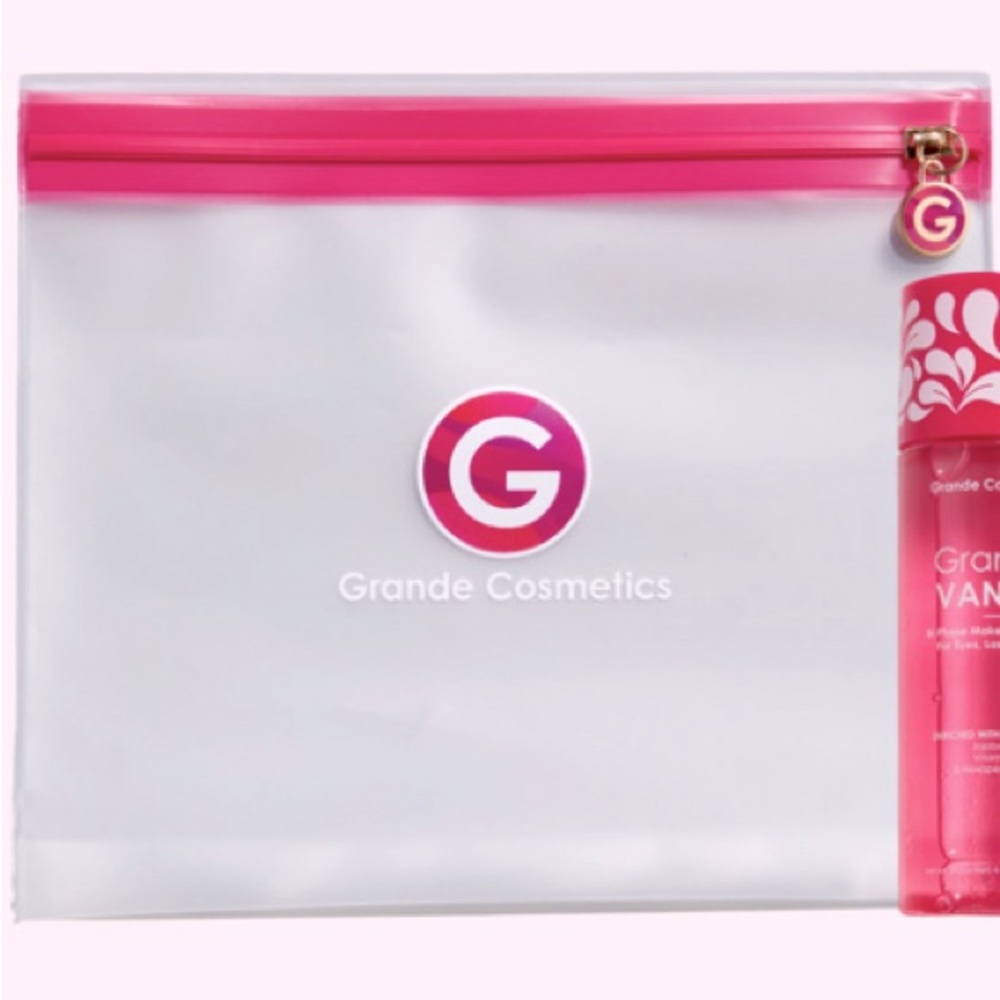 Grande Cosmetics makeup/cosmetic bag